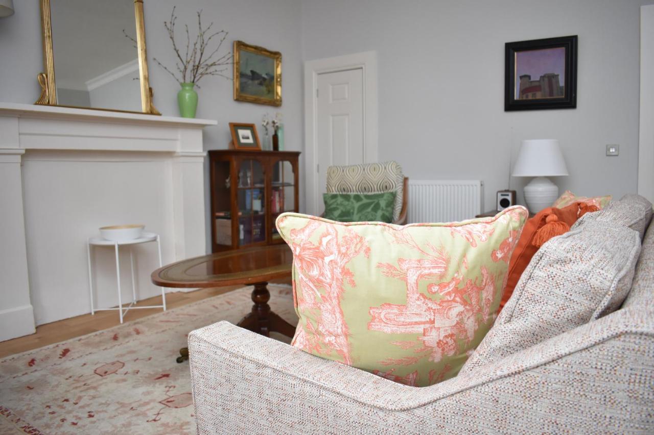 Bernard St - Bright And Spacious 1 Bed Apartment At The Shore! إدنبرة المظهر الخارجي الصورة